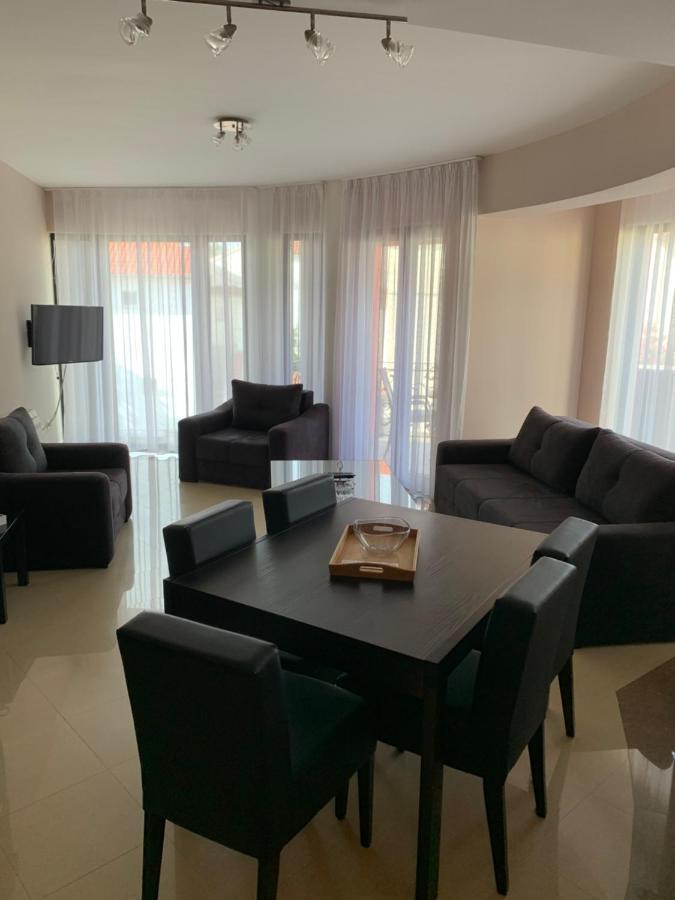 La Perla Apartment *